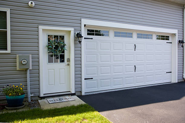 24/7 Emergency Garage Door Panel Replacement experts in The Hills, TX